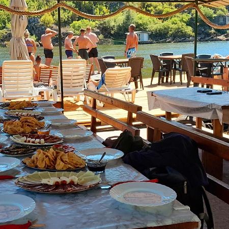 Mali Raj Apartmani Cetinje Buitenkant foto