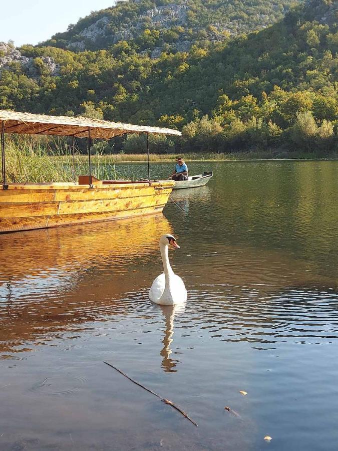 Mali Raj Apartmani Cetinje Buitenkant foto