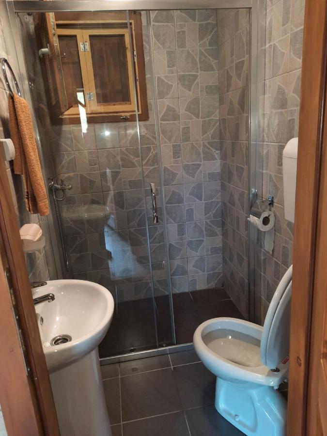 Mali Raj Apartmani Cetinje Buitenkant foto