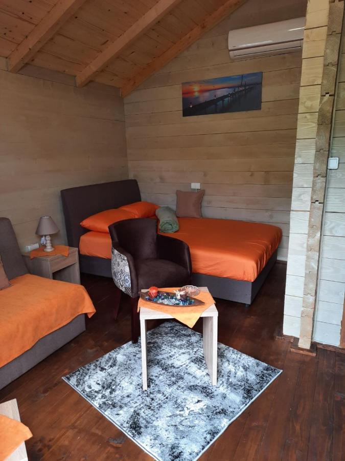 Mali Raj Apartmani Cetinje Buitenkant foto