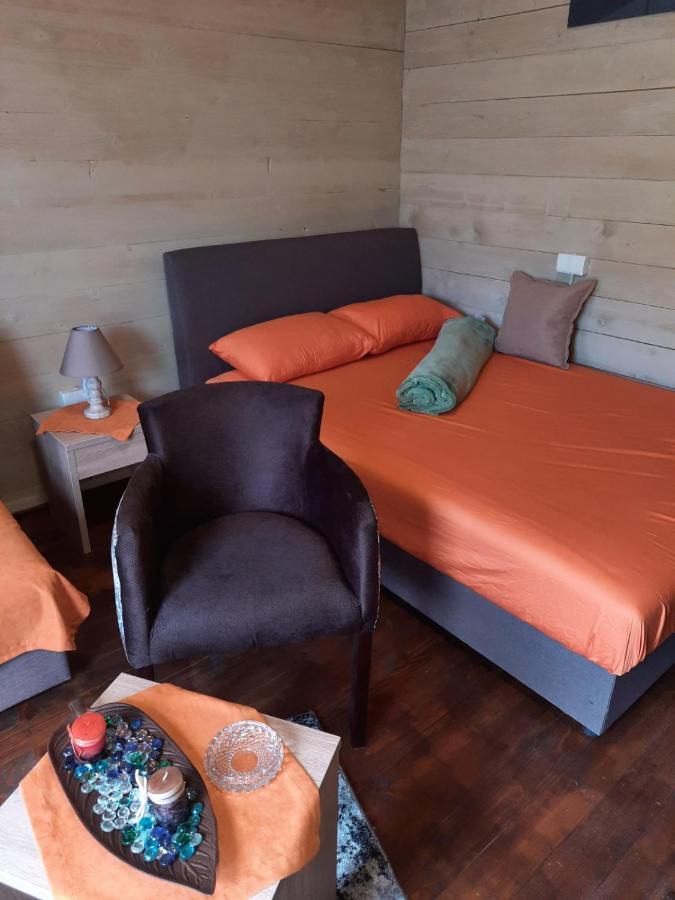 Mali Raj Apartmani Cetinje Buitenkant foto