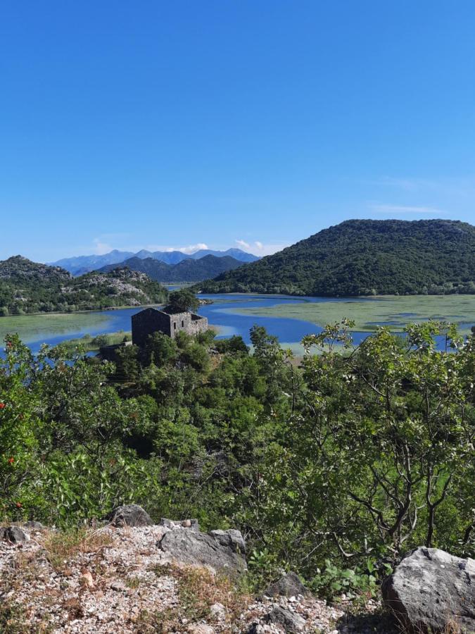 Mali Raj Apartmani Cetinje Buitenkant foto