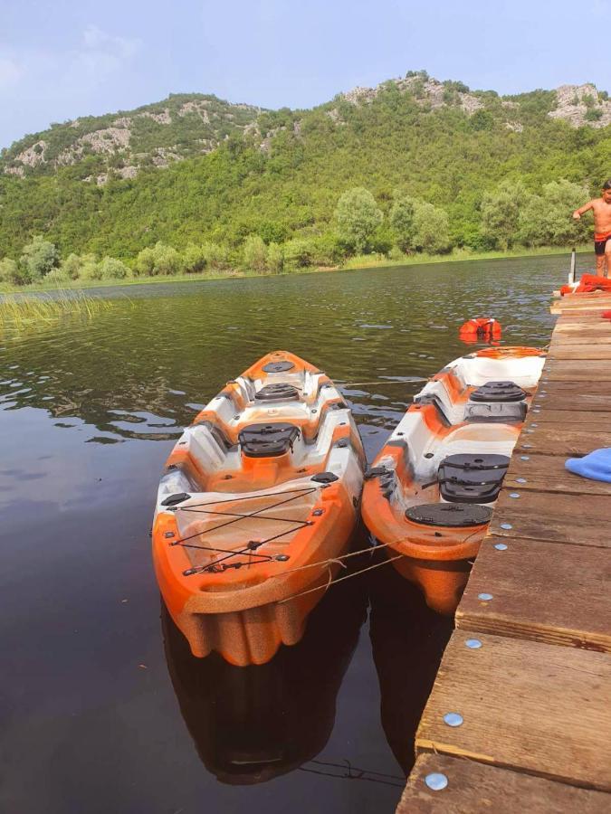 Mali Raj Apartmani Cetinje Buitenkant foto