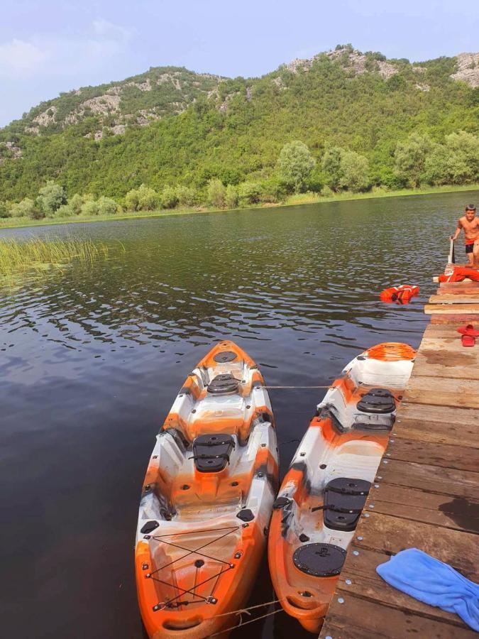 Mali Raj Apartmani Cetinje Buitenkant foto