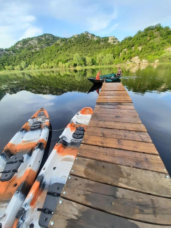 Mali Raj Apartmani Cetinje Buitenkant foto