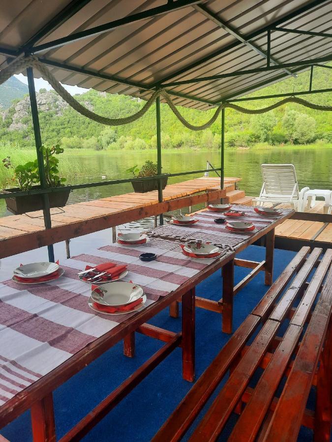 Mali Raj Apartmani Cetinje Buitenkant foto
