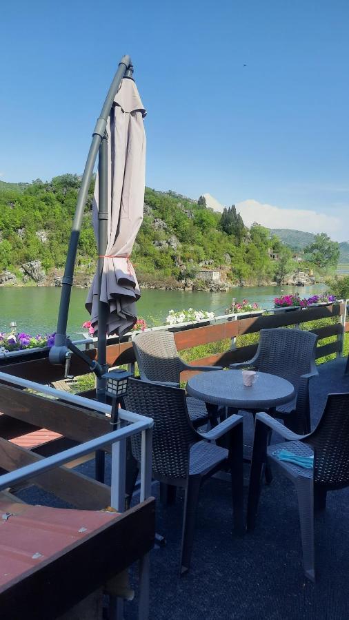 Mali Raj Apartmani Cetinje Buitenkant foto