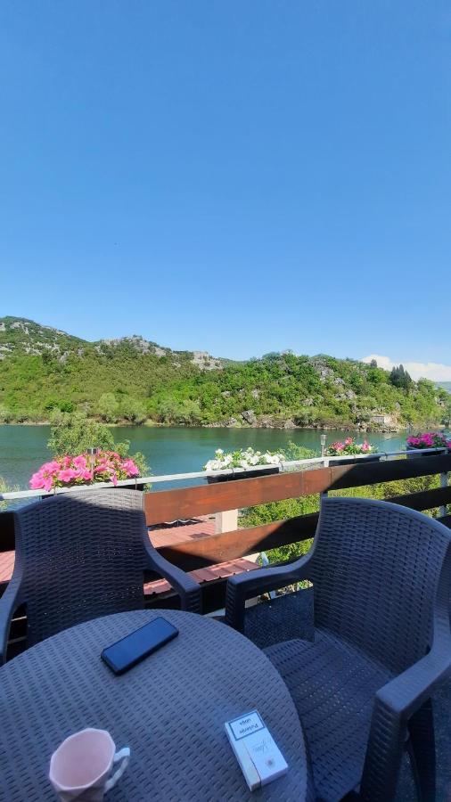 Mali Raj Apartmani Cetinje Buitenkant foto