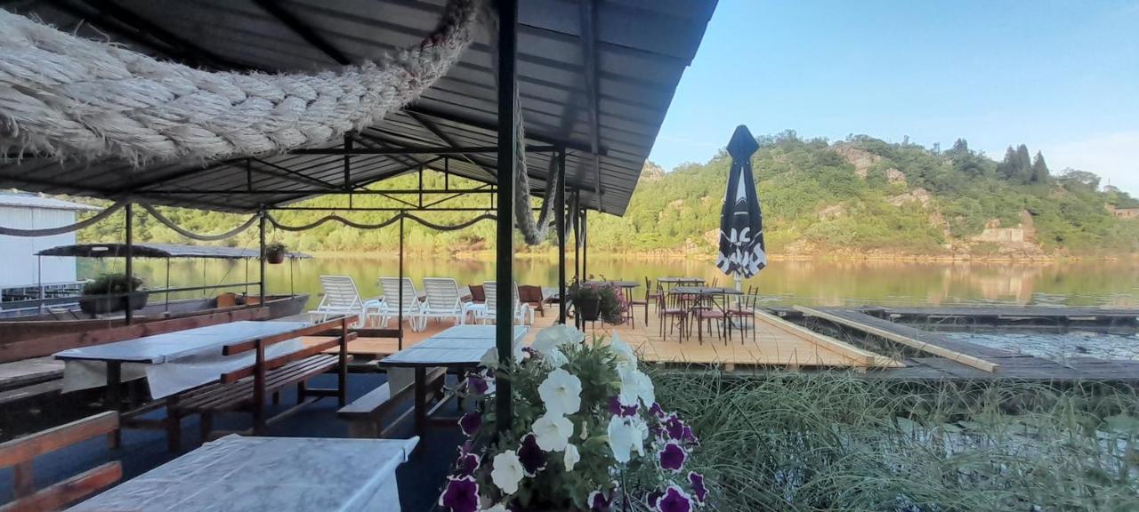 Mali Raj Apartmani Cetinje Buitenkant foto